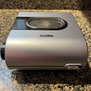 ResMed S9 H5i Heated Humidifier with water tub reservoir